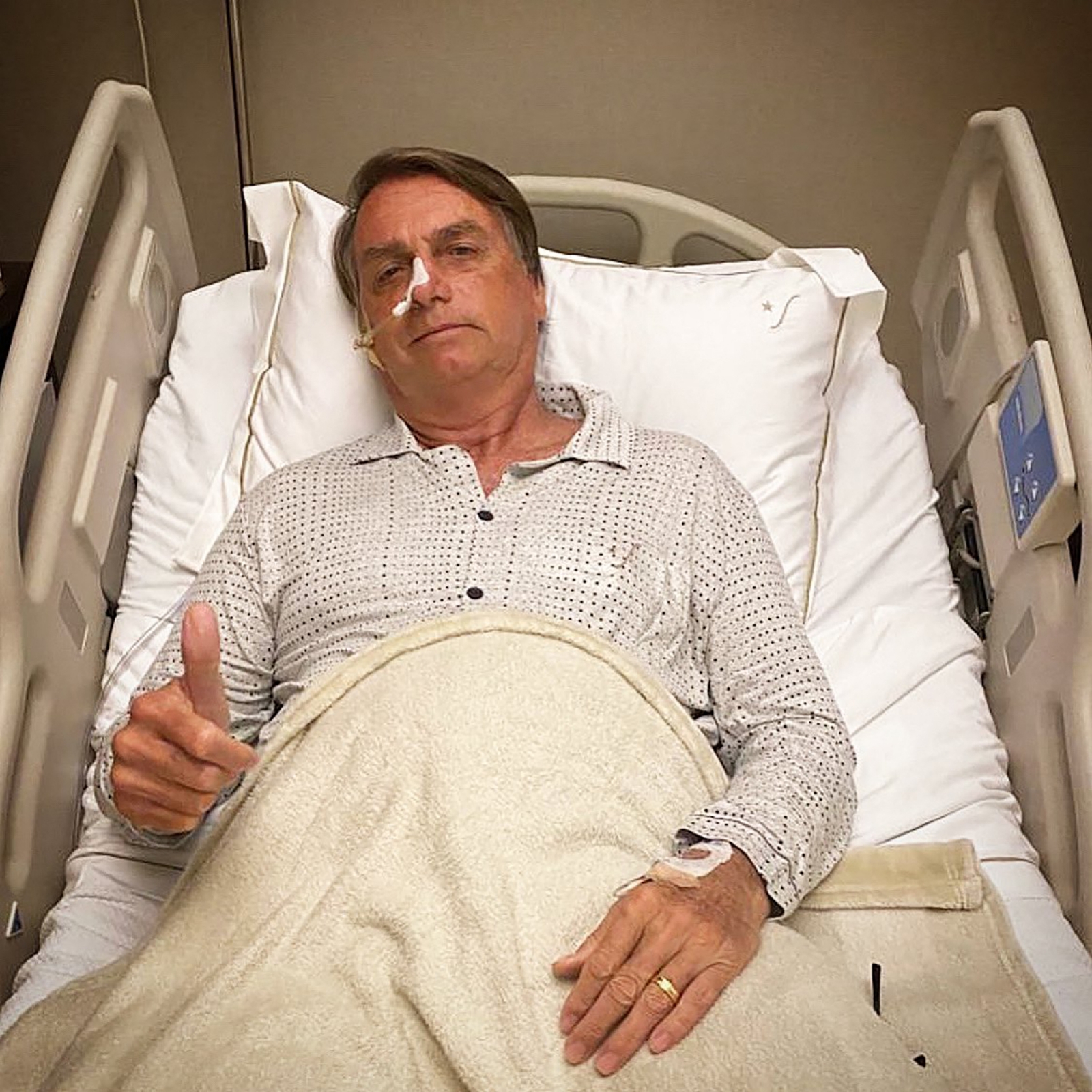 Bolsonaro, de 66 años, que recibió una puñalada en el abdomen durante la campaña presidencial de 2018