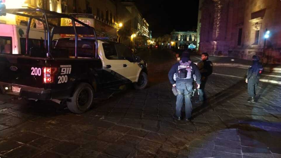 La camioneta fue retirada del lugar cuando los cuerpos seguían dentro, sin los resguardos periciales correspondientes