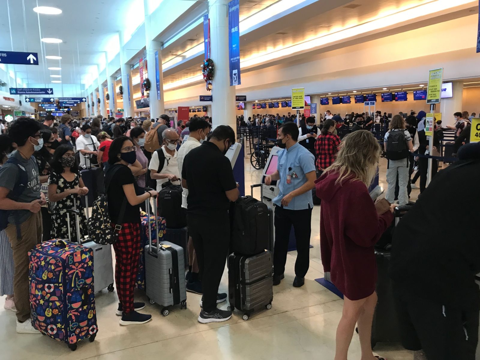 Turistas refirieron a Por Esto! que hoy no hubo atraso en vuelos, por lo que saldrán a tiempo del aeropuerto de Cancún