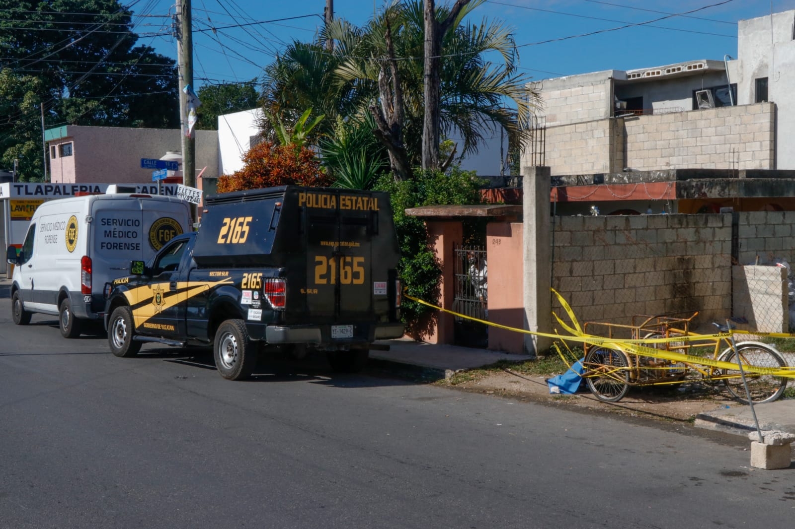 Su yerno fue quien lo encontró a fuera de su casa, ya que llegó al domicilio a desayunar