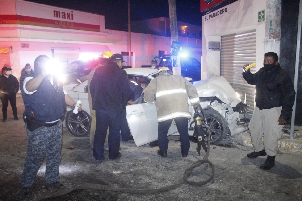 Joven queda prensada tras aparatoso choque en Tizimín