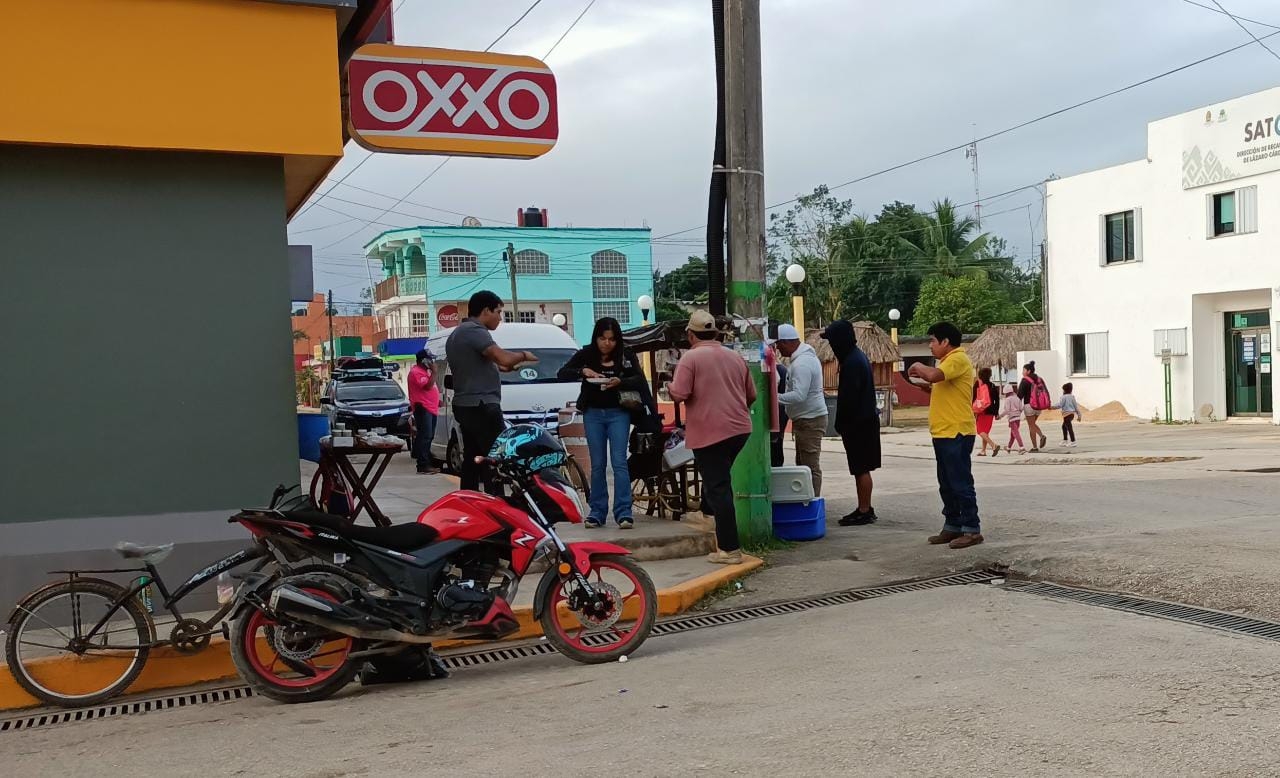 Algunas personas no usan correctamente el cubrebocas o no lo portan, lo que genera un riesgo de contagio por COVID-19