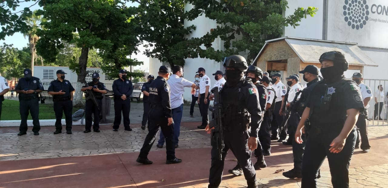 Los policías de Cozumel alegan que antes, enviaban a sanitizar las patrullas dos veces al día, acción que se dejó de hacer