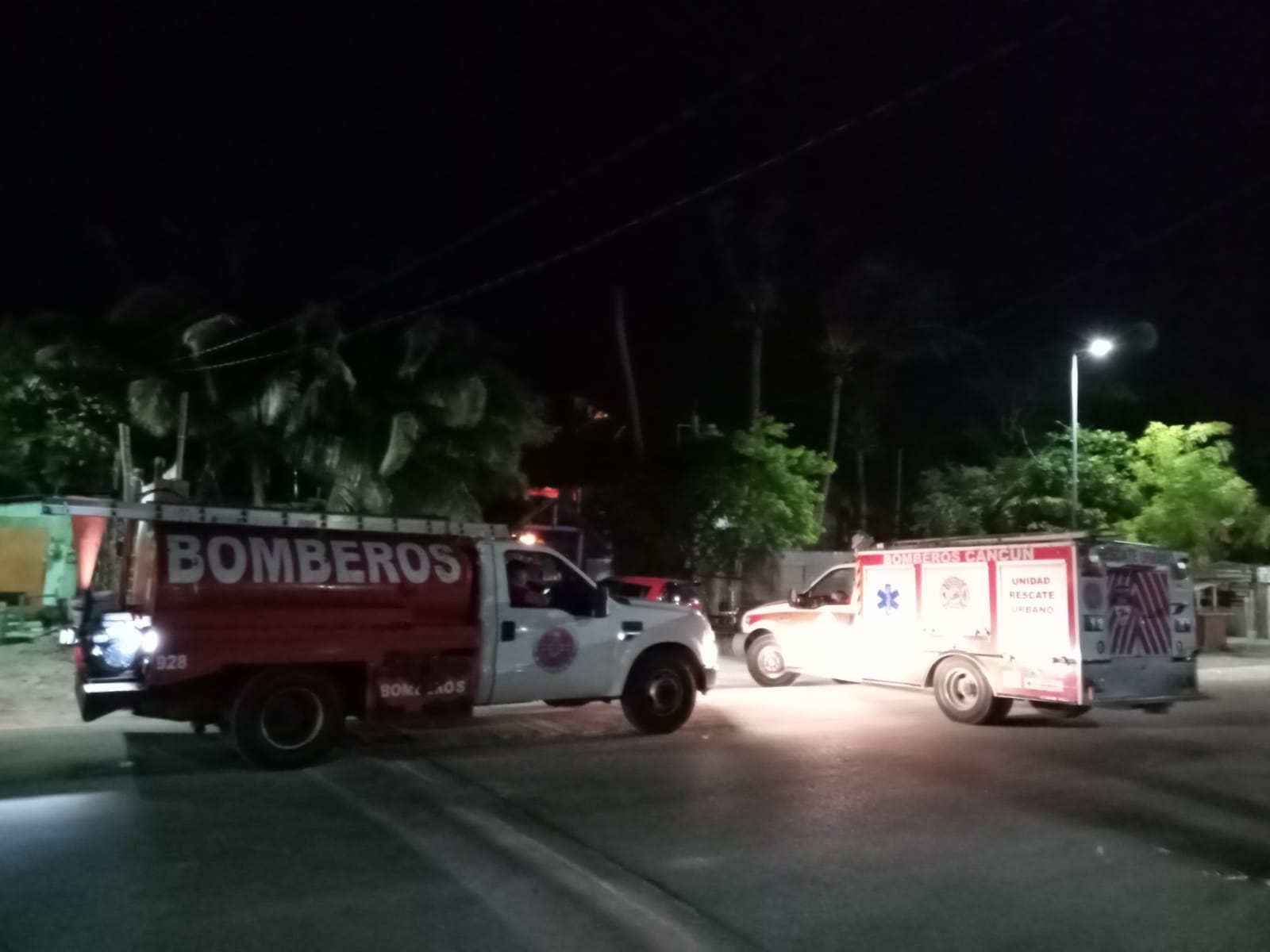 Elementos de la Policía Quintana Roo, Bomberos, Protección Civil y una unidad médica acudieron al auxilio