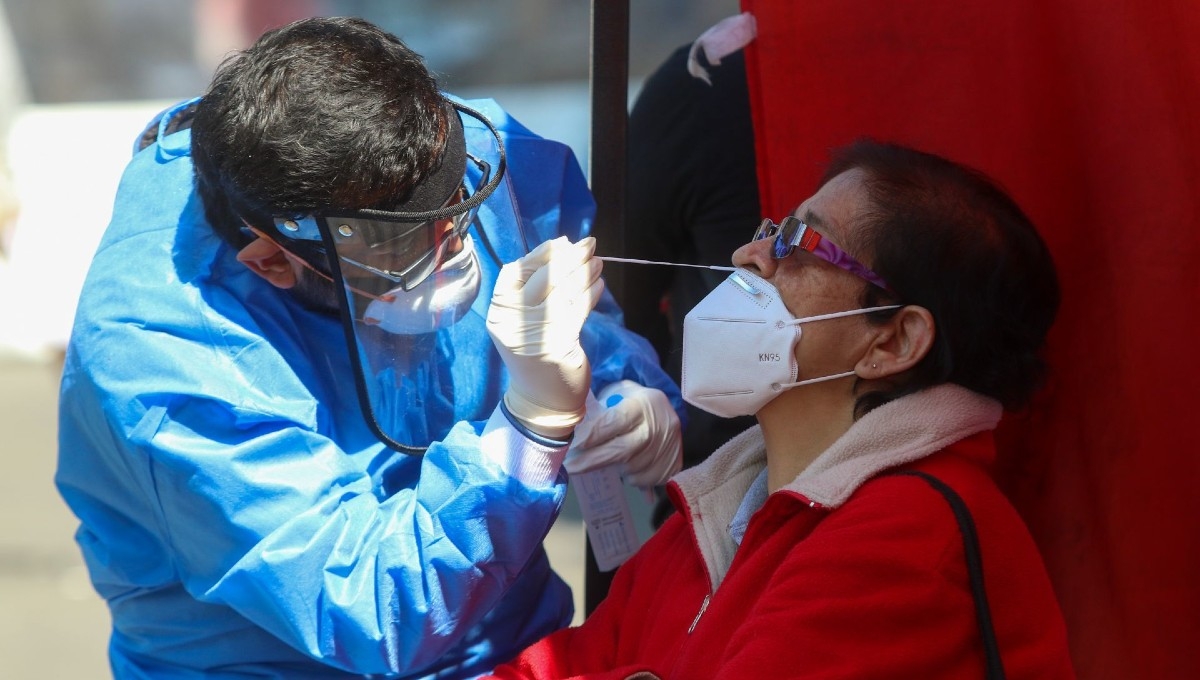 El domingo pasado, autoridades sanitarias confirmaron el primer caso de flurona, combinación de influenza con COVID-19, en Nayarit. Ahora, se han confirmado dos casos más en Jalisco