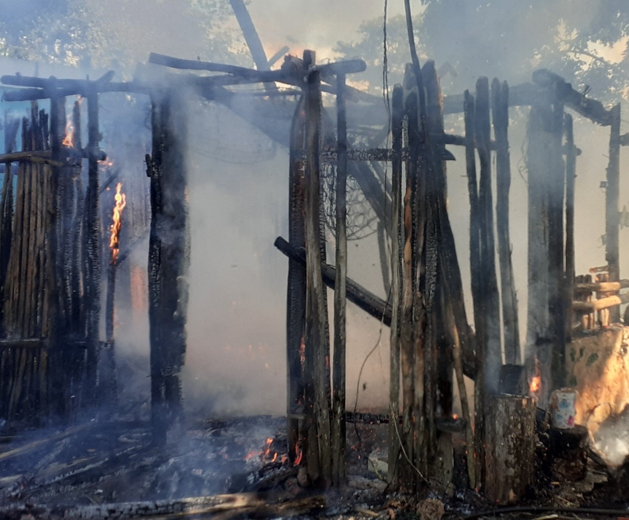 Mujer sospecha que el incendio fue provocado por su expareja, mismo que la amenazo de muerte