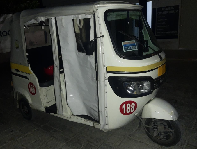 Detienen a cuatro personas por ofrecer droga en un mototaxi en Playa del Carmen