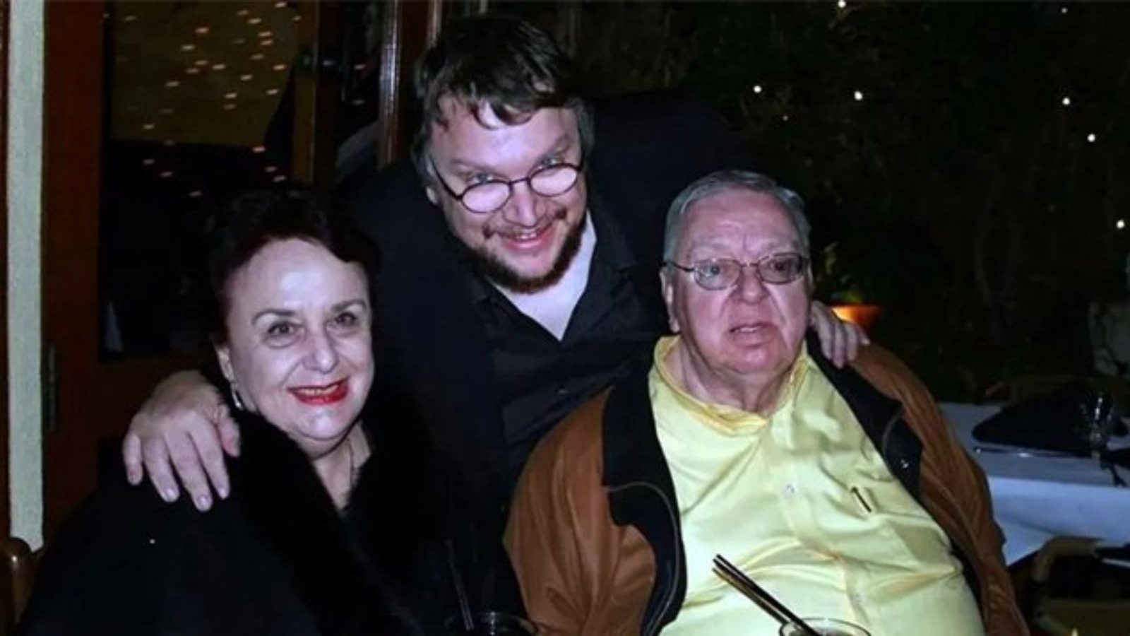 Guillermo del Toro se viste de luto tras la muerte de su madre Acaba de fallecer