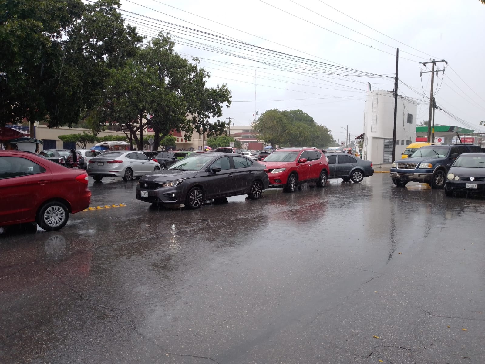 Clima Cancún 8 de noviembre: Continúan los chubascos y cielos nublados este martes