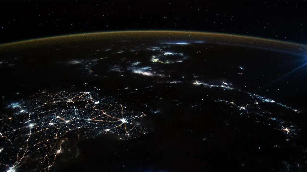 NASA capta impresionante resplandor de relámpago en la Tierra desde el Espacio
