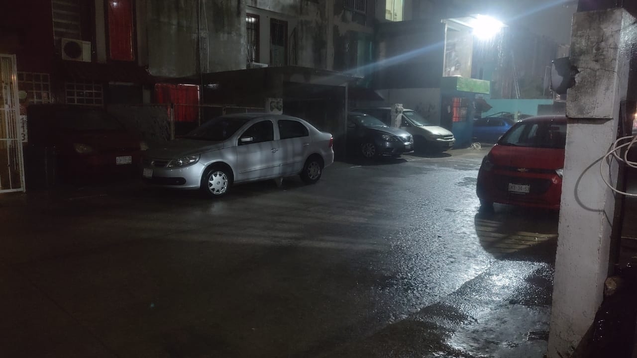 Fuerte lluvia se registra en Ciudad del Carmen por Frente Frío número cuatro: EN VIVO