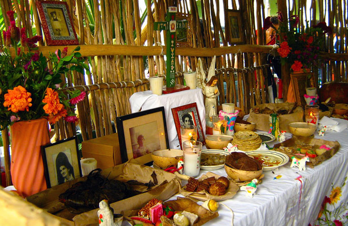 Esta vínculo entre vivos y muertos se celebra durante tres días