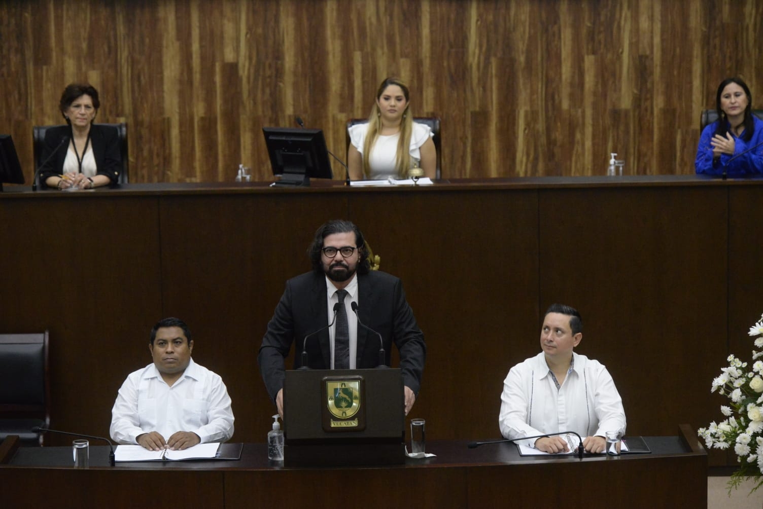 Congreso de Yucatán reconoce al médico Jesús Abraham Simón Campos por su aportación al COVID-19