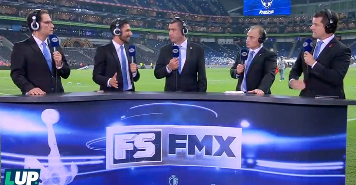 Aficionados de Rayados agreden a comentarista de Fox Sports; así fue el momento: VIDEO