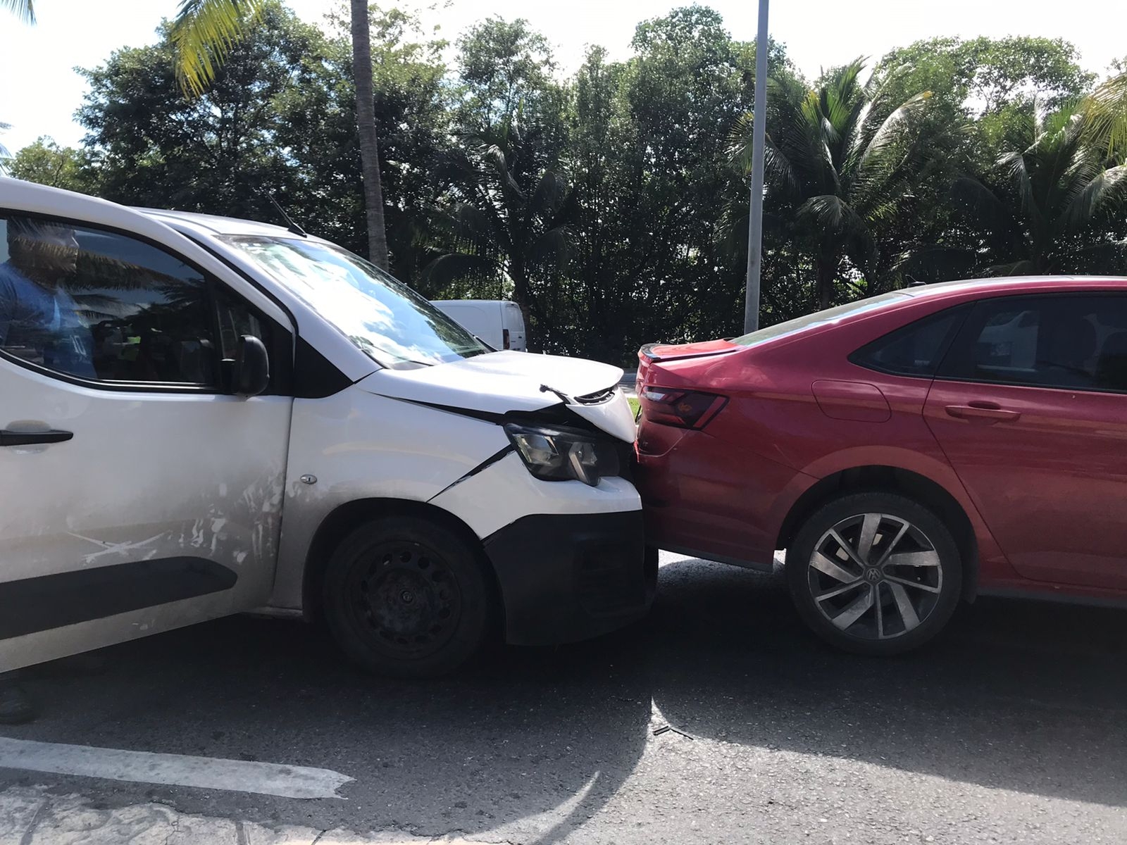 El automóvil que provoco la carambola viajaba con exceso de velocidad