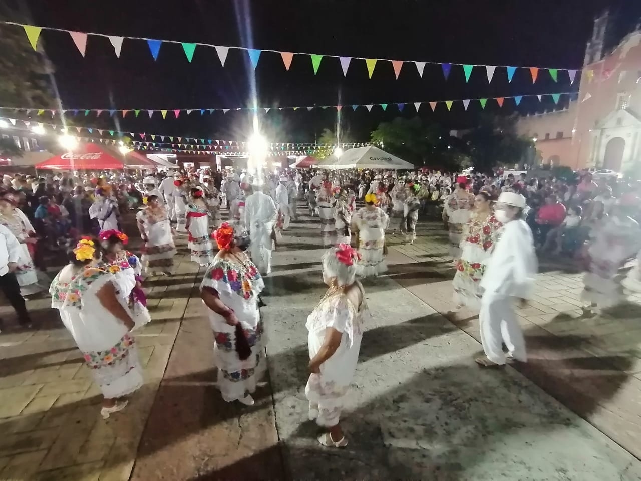 100 jaraneros participaron en el recorrido