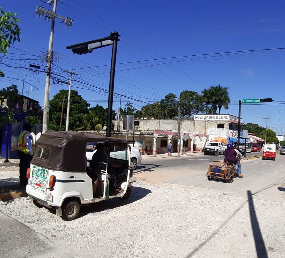 Mototaxistas exigen al Ayuntamiento de José María Morelos pavimentar la Avenida Principal