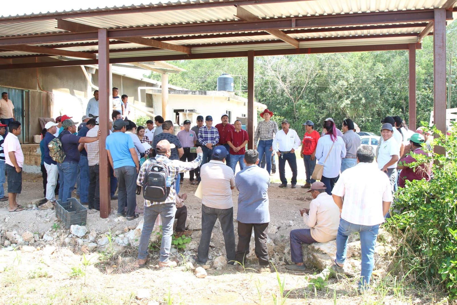 Los agricultores de José María Morelos pidieron que se mejoren las condiciones en la instalación eléctrica y los caminos sacacosechas para beneficio del campo