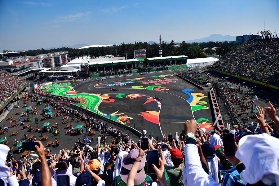 Los aficionados viven al máximo la previa del Gran Premio de México