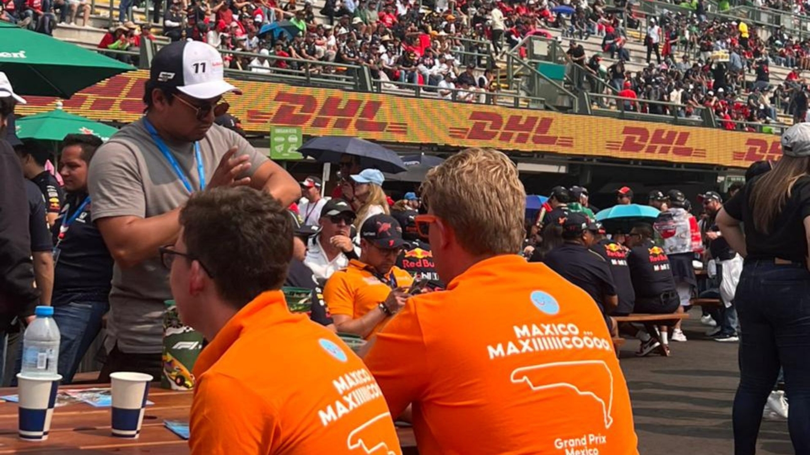 Gran Premio de México: Seguidores de Max Verstappen sorprenden con playera de 'Maxico'