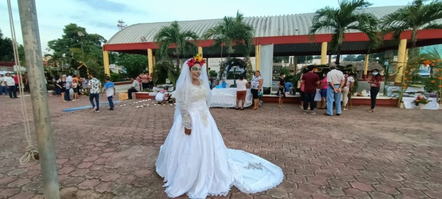 María Idelfonsa Cupul, alcaldesa de Ignacio Zaragoza, vestida de catrina