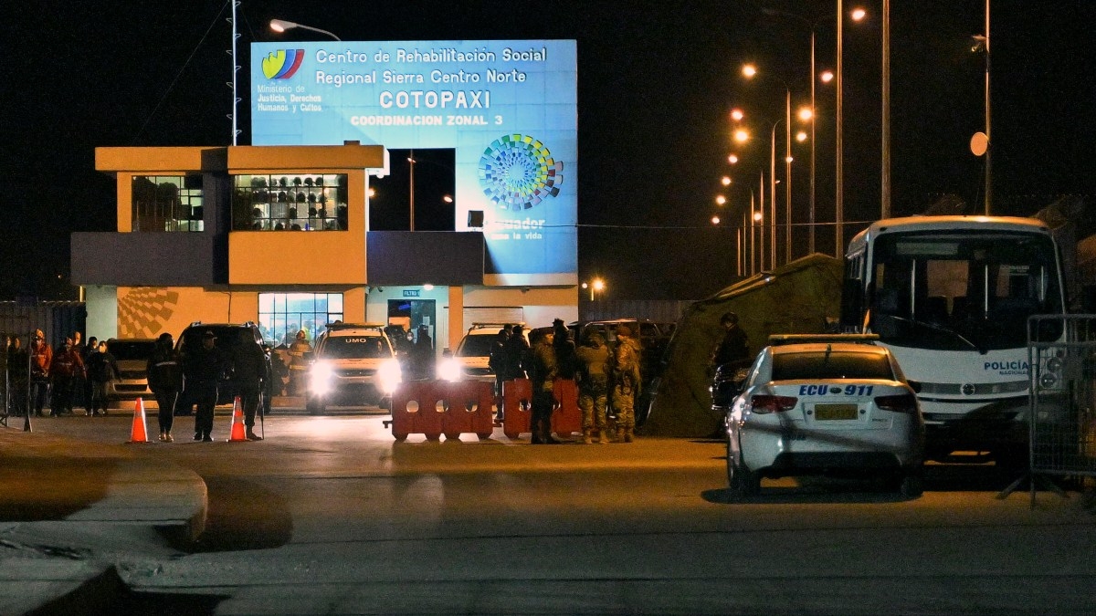 Se desató un motín en una cárcel de Ecuador, el cual dejó un saldo preliminar de 15 presos muertos y 21 heridos.