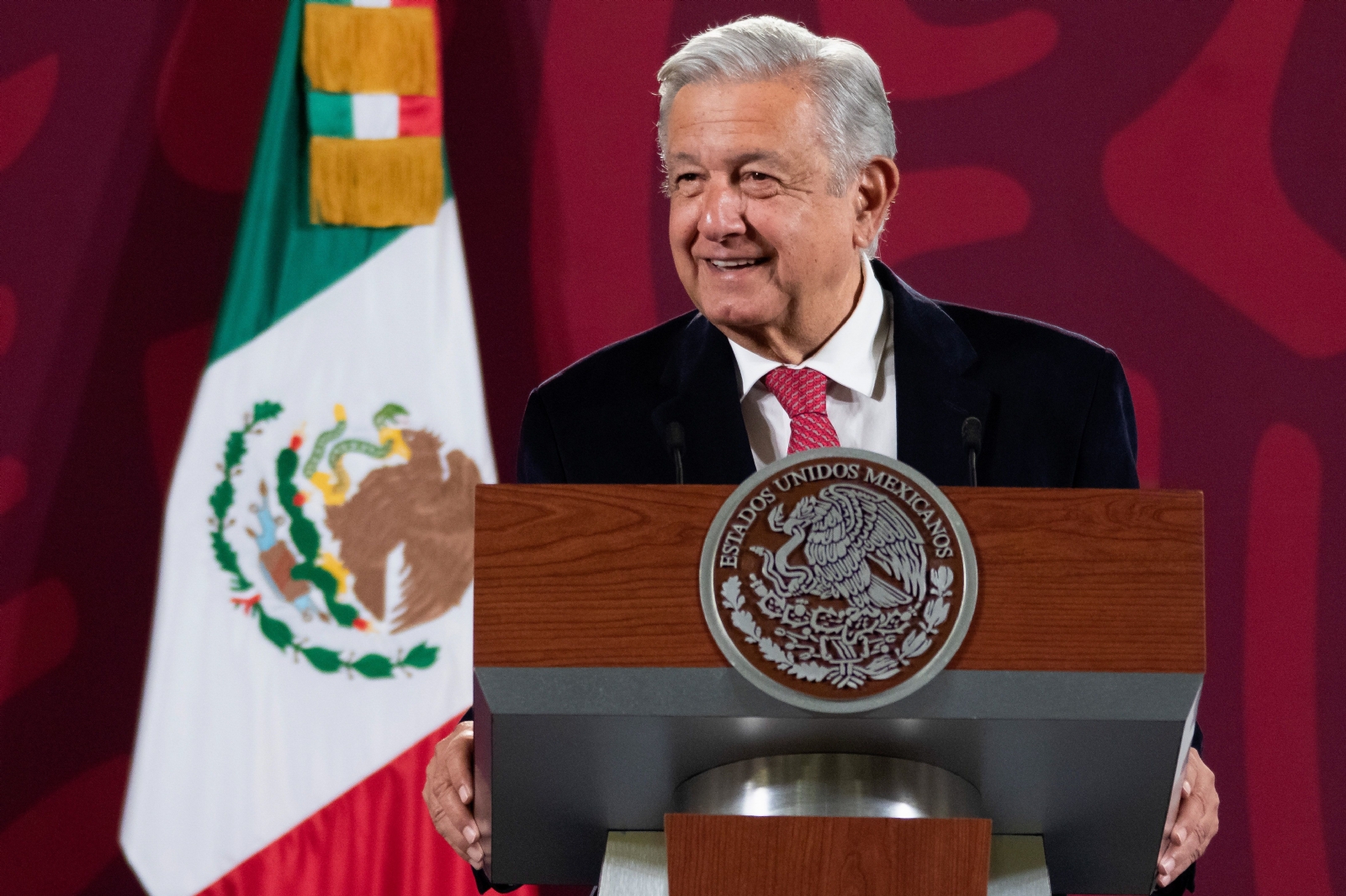 AMLO confirma que Sedena trabaja en la creación de nueva aerolínea