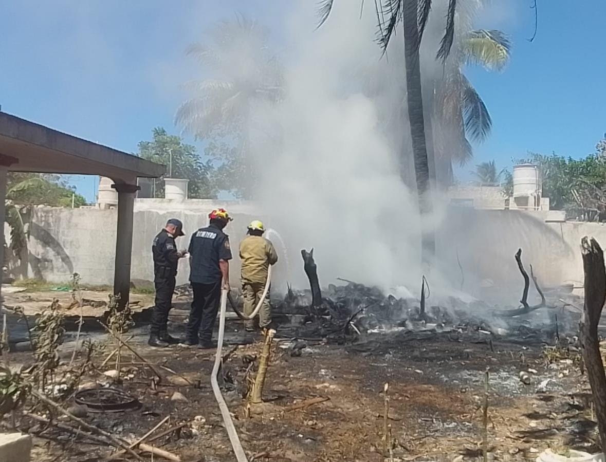 El fuego fue controlado por los vecinos de Chelem