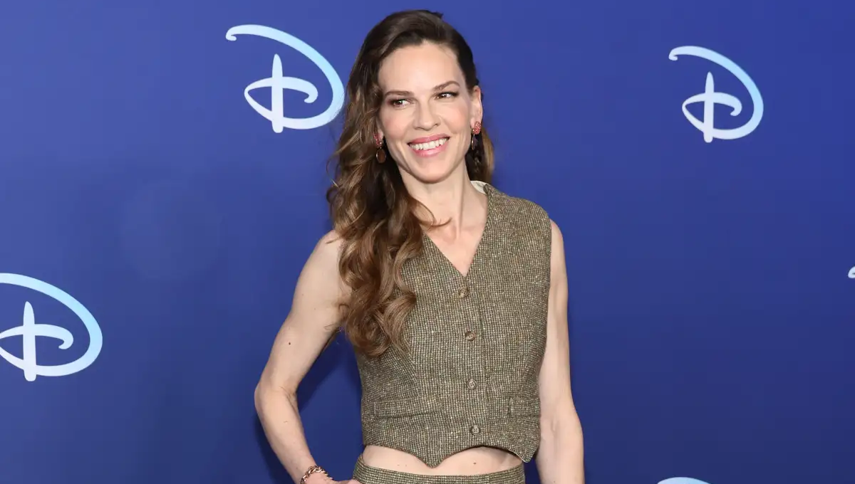 Hilary Swank confirma que está embarazada de mellizos a sus 48 años