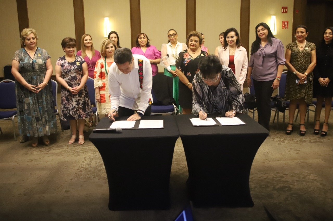 La Asociación Mexicana de Mujeres Empresarias firmó un convenio con el Consejo Directivo del Colegio Nacional del Notariado Mexicano