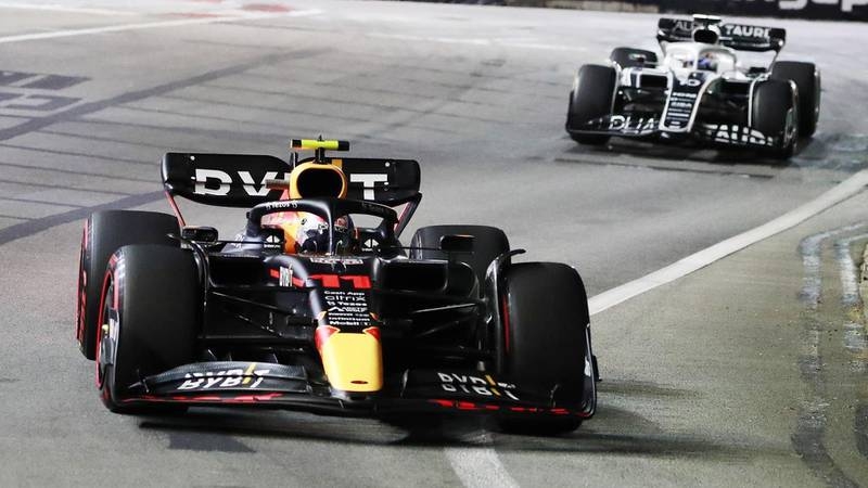 Red Bull y 'Checo' Pérez van por otro festejo en Japón