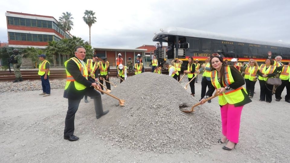 Colocan primera piedra del segundo puente internacional ferroviario entre Tamaulipas y Texas