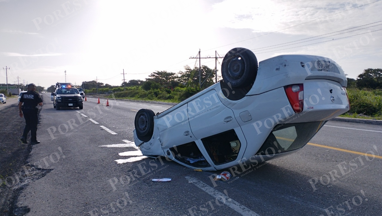 Familia sufre accidente tras chocar contra un caballo en la carretera Mérida-Tizimín