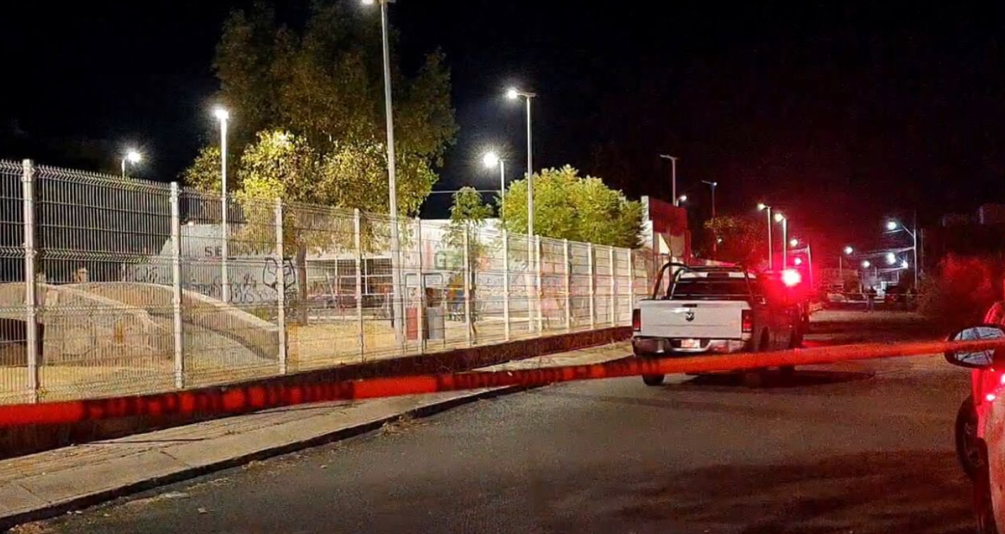 Un ataque armado este sábado en una cancha de futbol rápido en Guadalupe, Zacatecas, dejó un saldo de cinco personas muertas