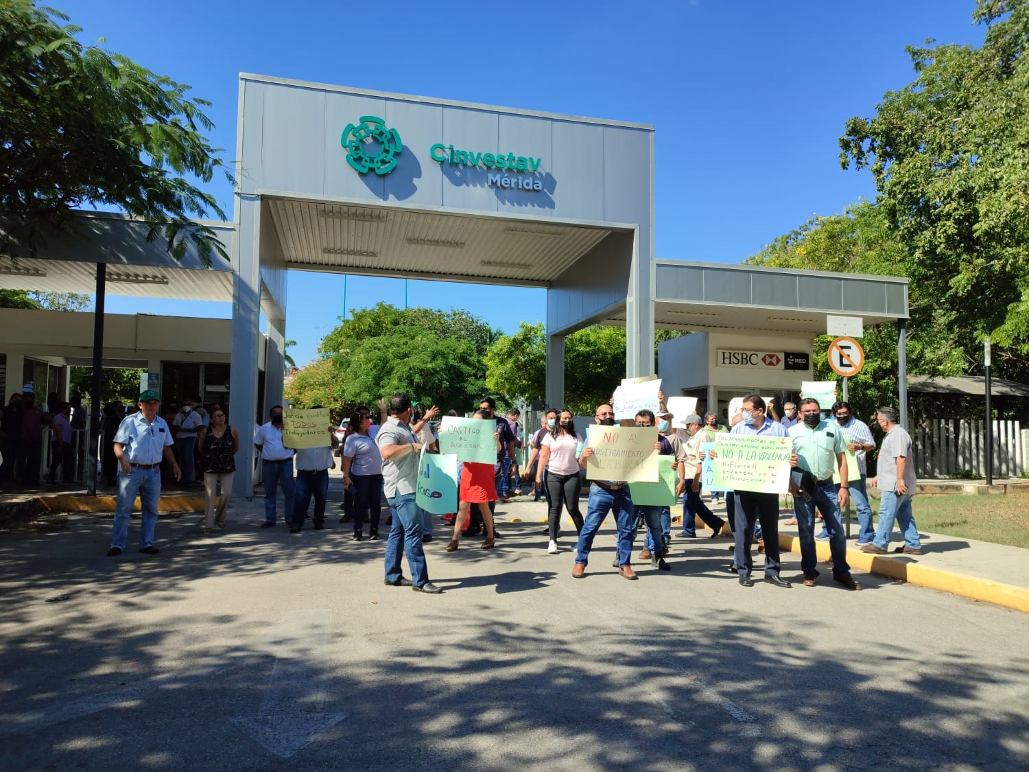 Empleados del Cinvestav en Mérida denuncian supuestas agresiones y acoso: EN VIVO