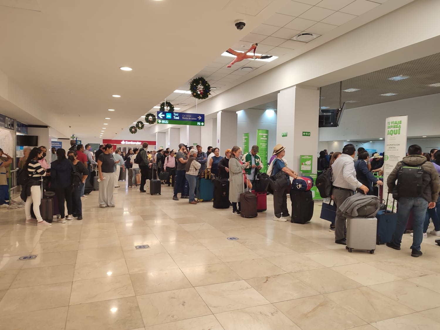 VivaAerobus retrasa más de una hora el vuelo CDMX-Mérida