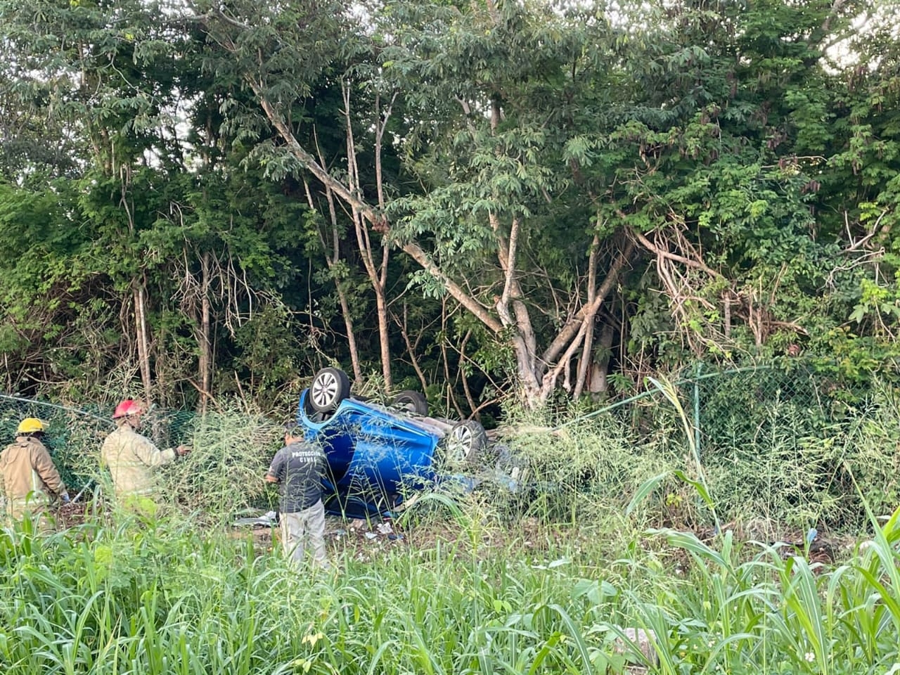 Al lugar se presentó una ambulancia para atender al sujeto