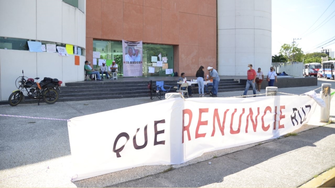 ¡Miente! Jubilados y pensionados de la Unacar aseguran no haber recibido pago del Rector