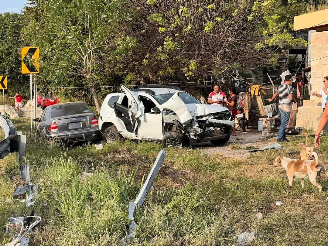 Accidente en el Periférico de Campeche deja al menos siete heridos y un muerto
