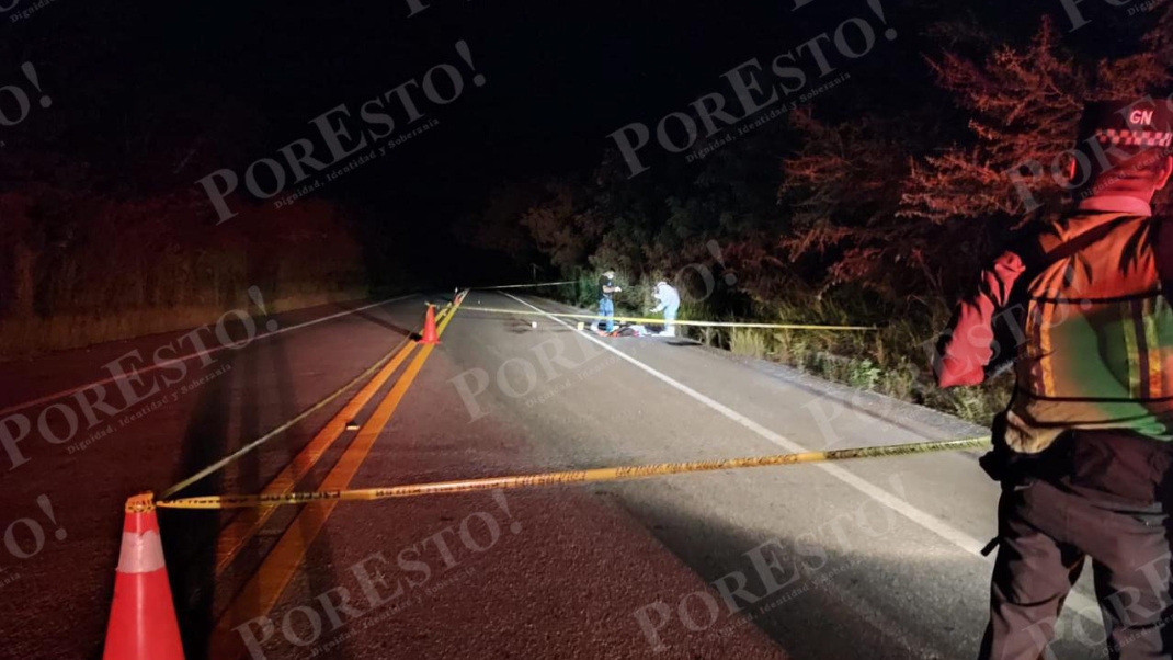 El cuerpo fue visto por automovilistas que enseguida dieron parte a las autoridades de Escárcega