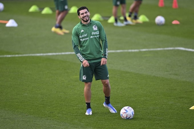 La Selección Mexicana celebró el cumpleaños de Henry Martín en Qatar