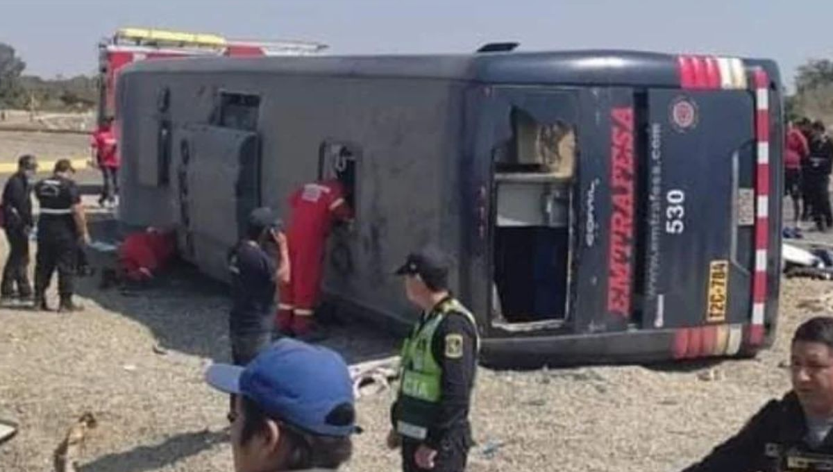 Accidente de autobús en Perú deja al menos 10 muertos