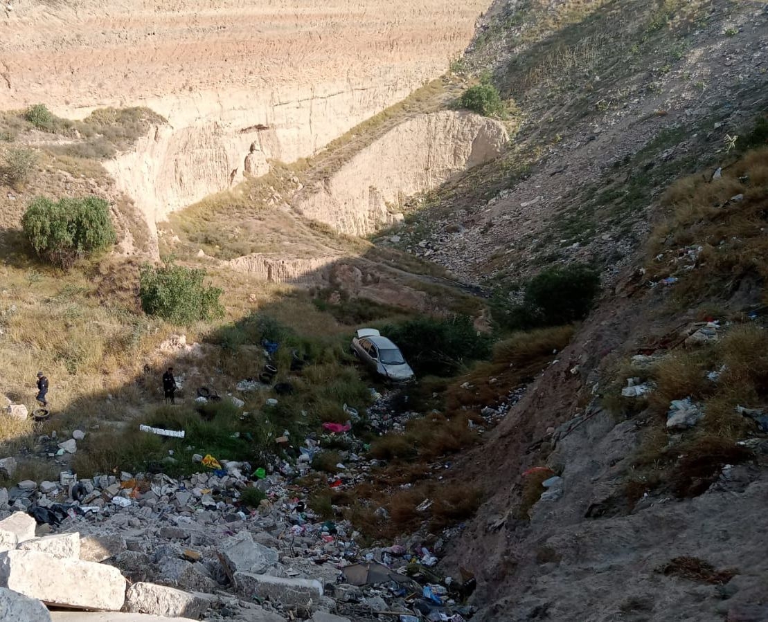 Hallan cuerpos de menor y dos adultos en maletero de un auto en San Luis Potosí