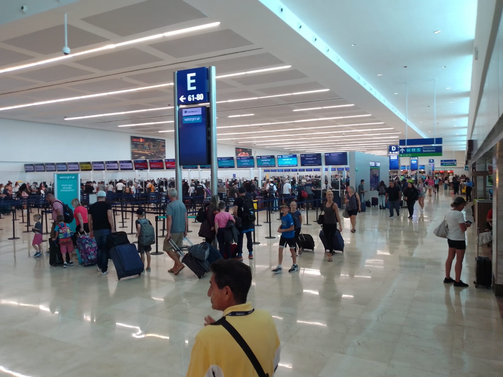 Cierran módulos de pruebas COVID en dos terminales del aeropuerto de Cancún: EN VIVO