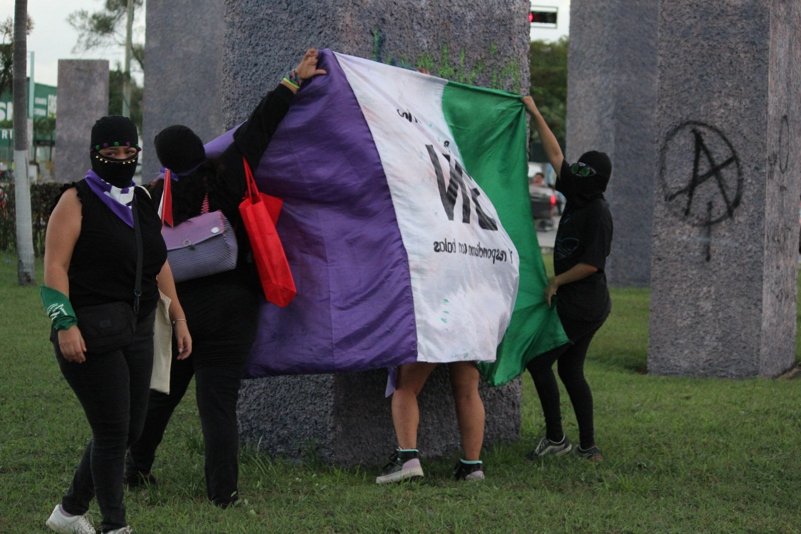 Exigen a Mara Lezama justicia para las víctimas del 9N en Cancún