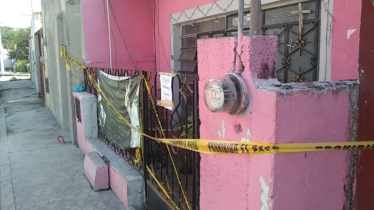 Hombre le clava un cuchillo en el ojo a su tía en Mérida; activan protocolo de feminicidio: VIDEO