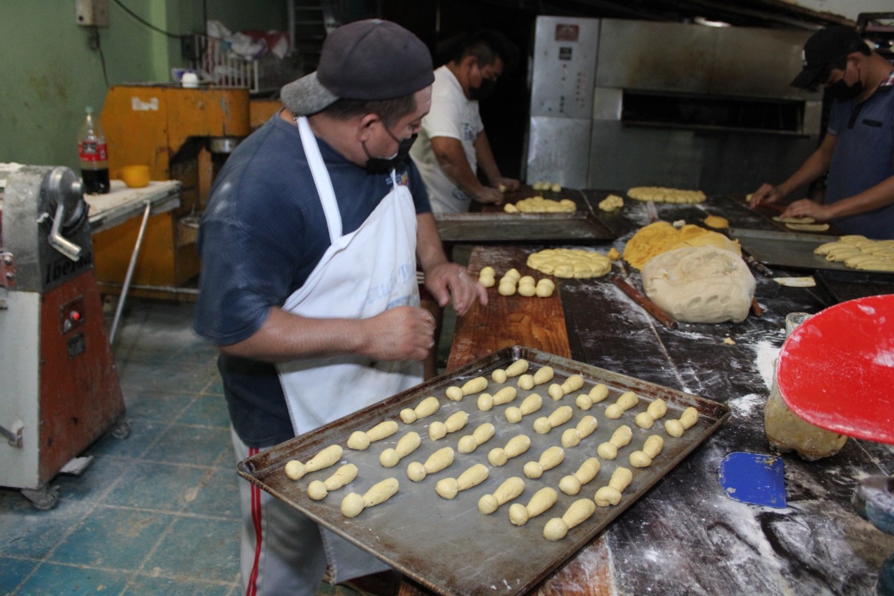 Panaderos de Campeche analizan incremento en los precios por la inflación