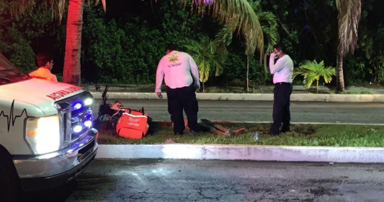 Muere motociclista al derrapar cerca de la Zona Hotelera de Cancún