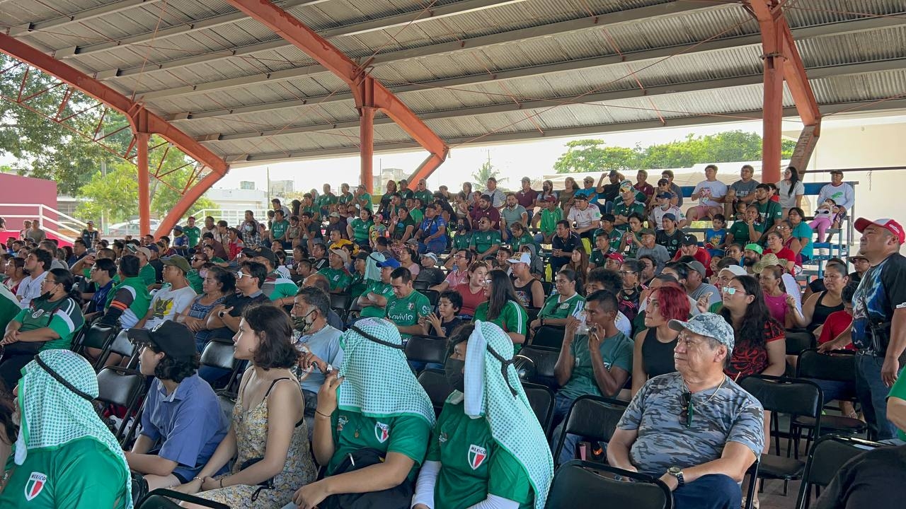 Más de 100 personas presenciaron juntos la derrota de México vs Argentina desde Chetumal