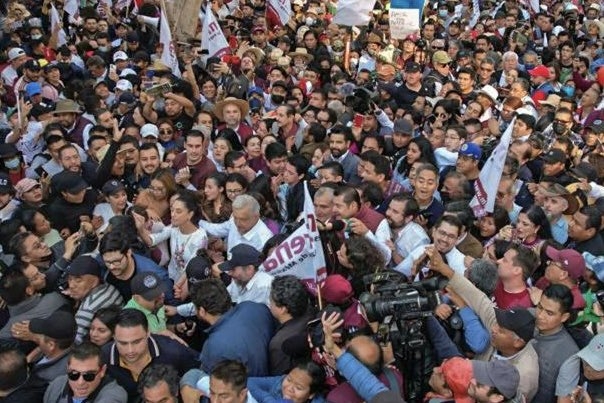 Marcha de AMLO: Estos personajes acompañaron al Presidente en su caminata al Zócalo